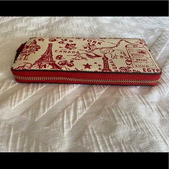💥SOLD💥EUC Tory Burch Perry Destination Print Red Continental Wallet - Picture 5 of 5